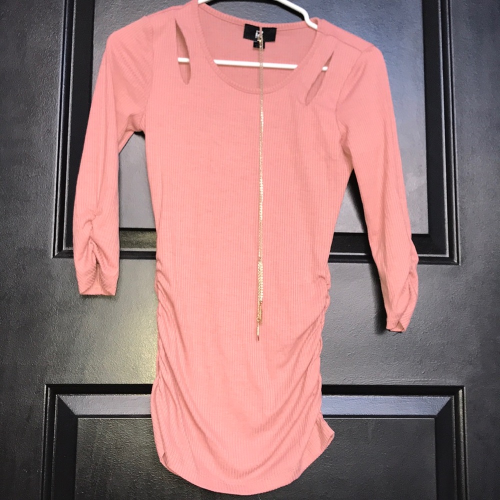 Long slim peach shirt with necklace!